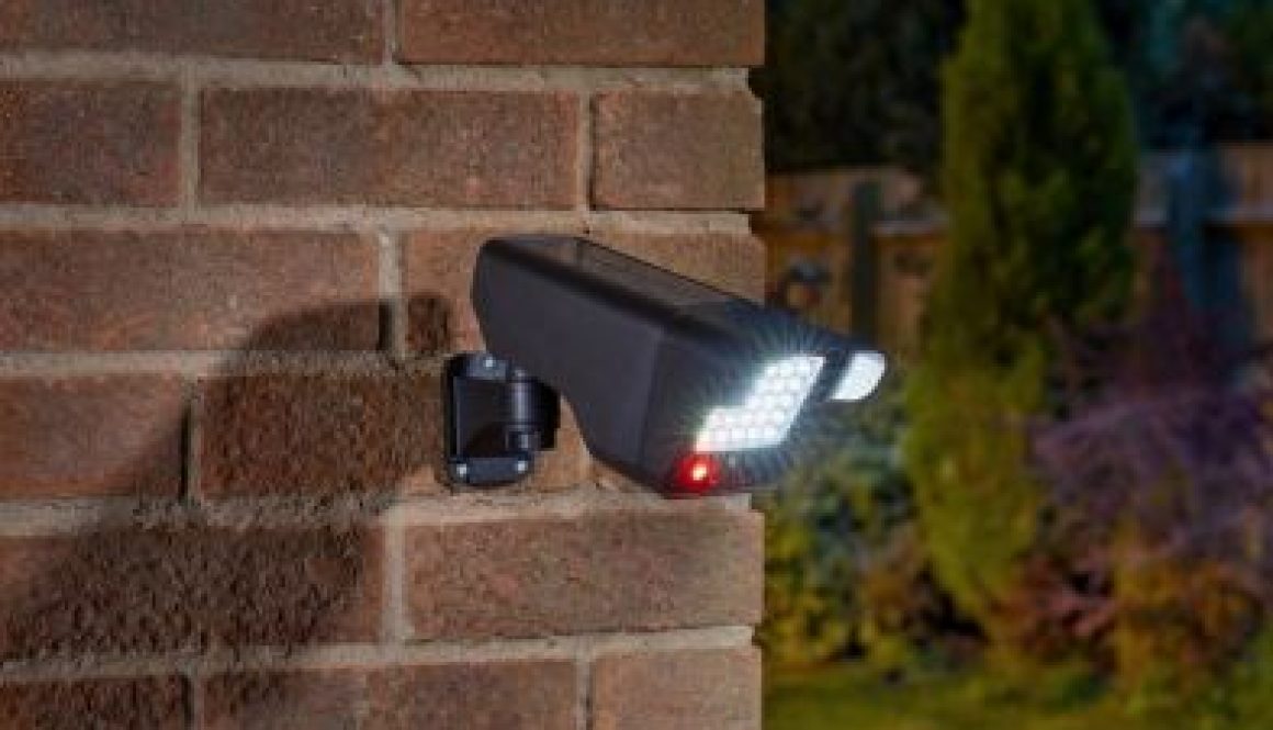 Solar Garden Security Light Decoy Camera 26 White LED - 27.5cm SuperBright by Smart Solar